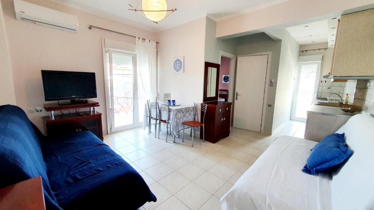Seaside Luxury Suites Paralía Extérieur photo