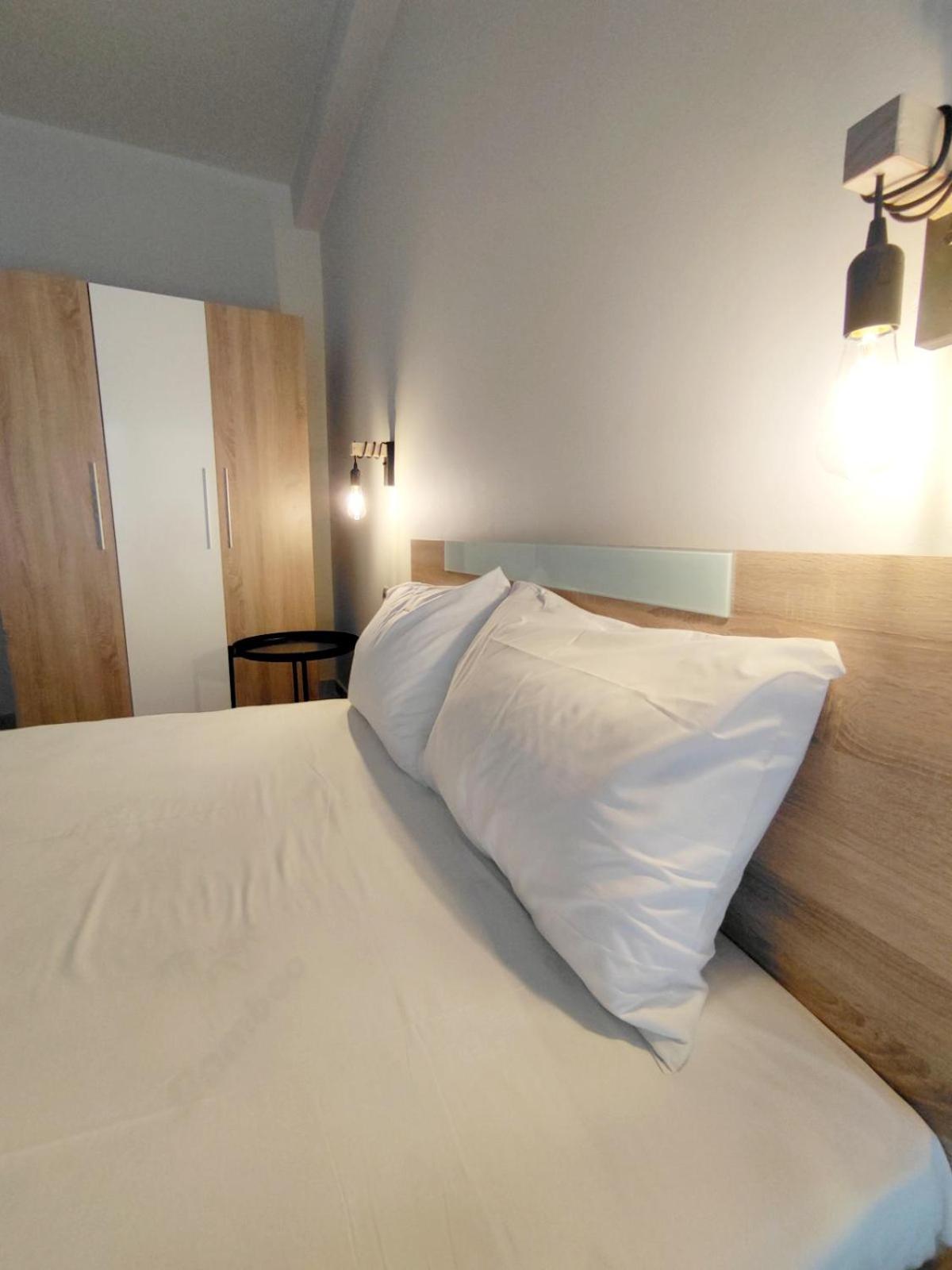 Seaside Luxury Suites Paralía Extérieur photo